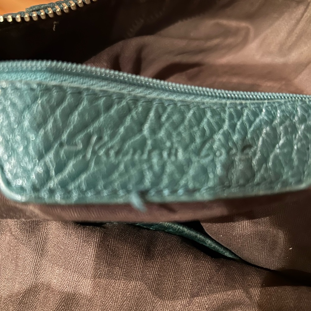 Kenneth Cole vintage Hunter Green leather Hobo Bag. - Picture 3 of 6